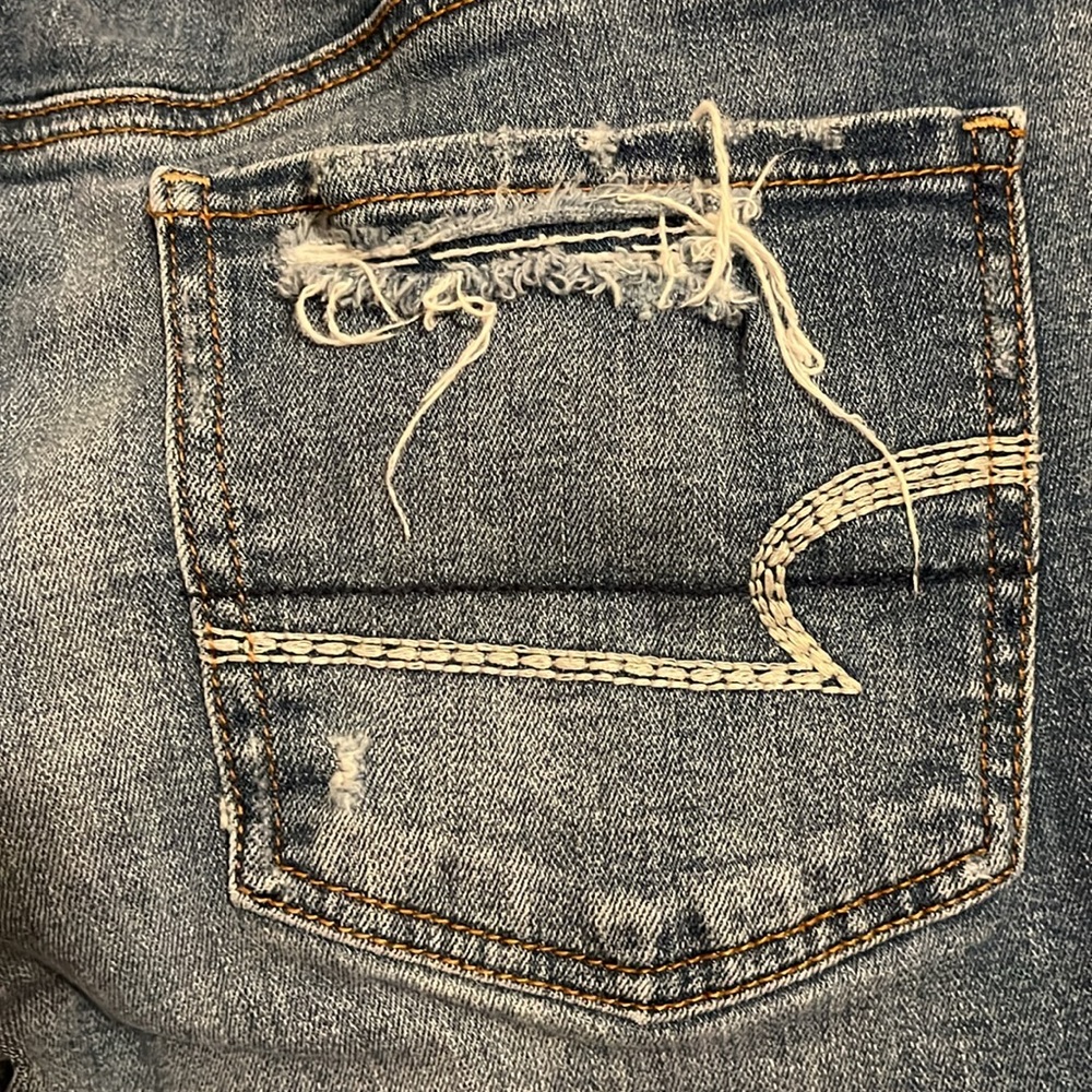 Distressed Jeans - Picture 8 of 10